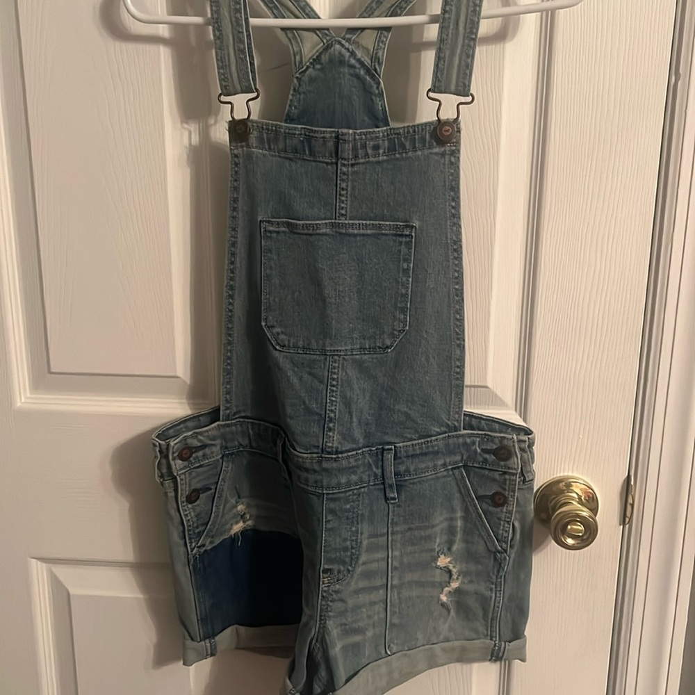 Size S Hollister short overalls